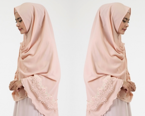 Hijab syar'i dengan potongan layer yang anggun